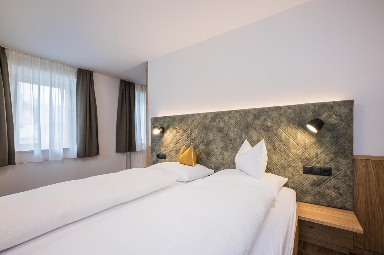 Gasthof Albergo Dolomiten 브라이에스 외부 사진