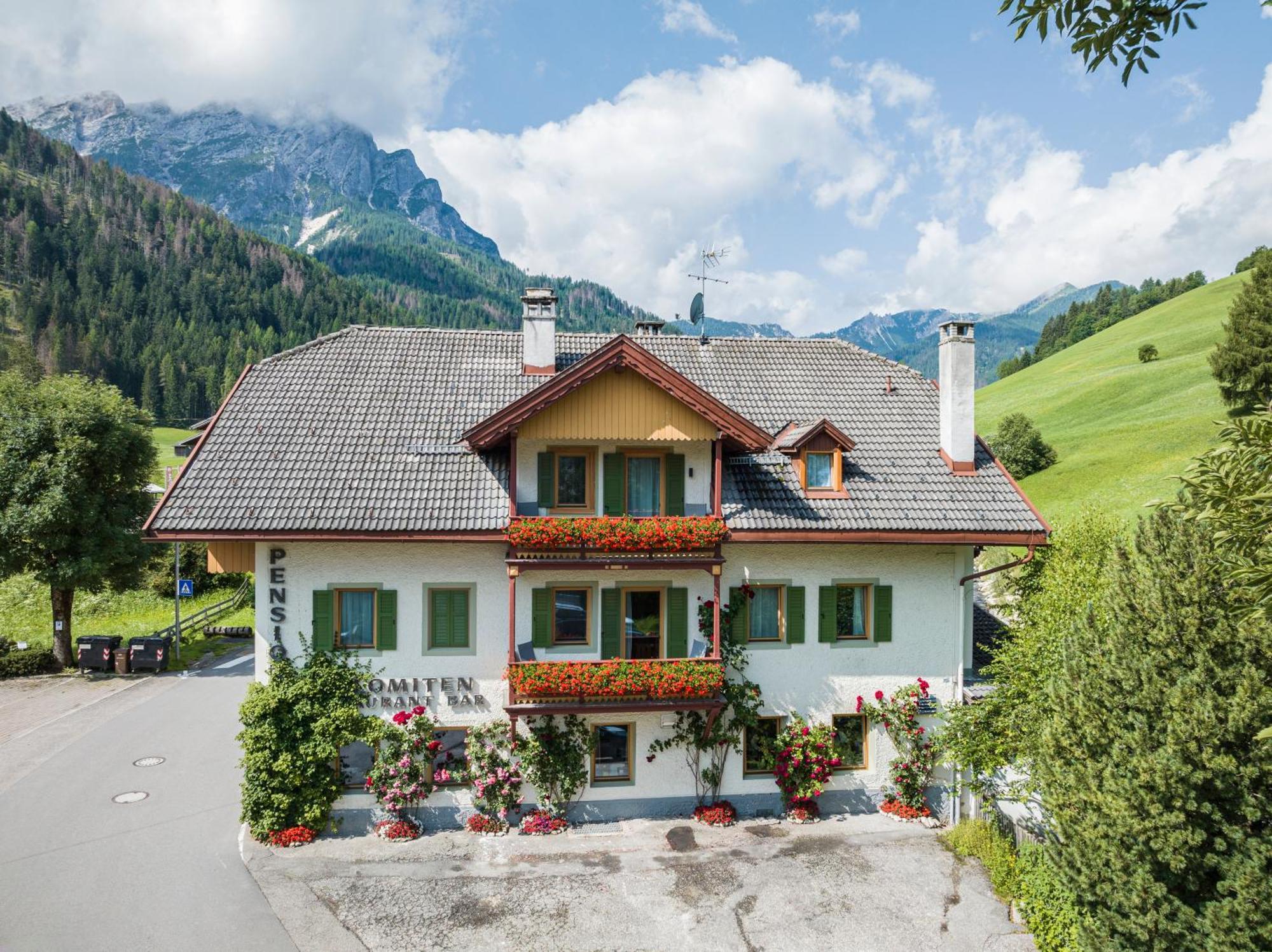 Gasthof Albergo Dolomiten 브라이에스 외부 사진