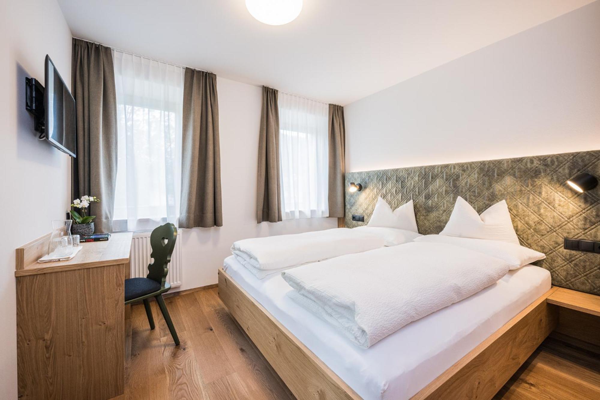 Gasthof Albergo Dolomiten 브라이에스 외부 사진
