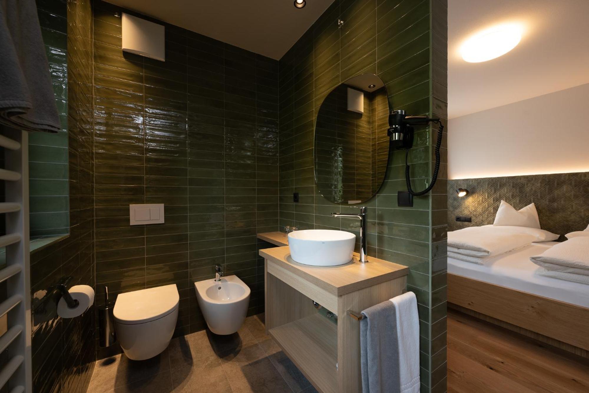 Gasthof Albergo Dolomiten 브라이에스 외부 사진