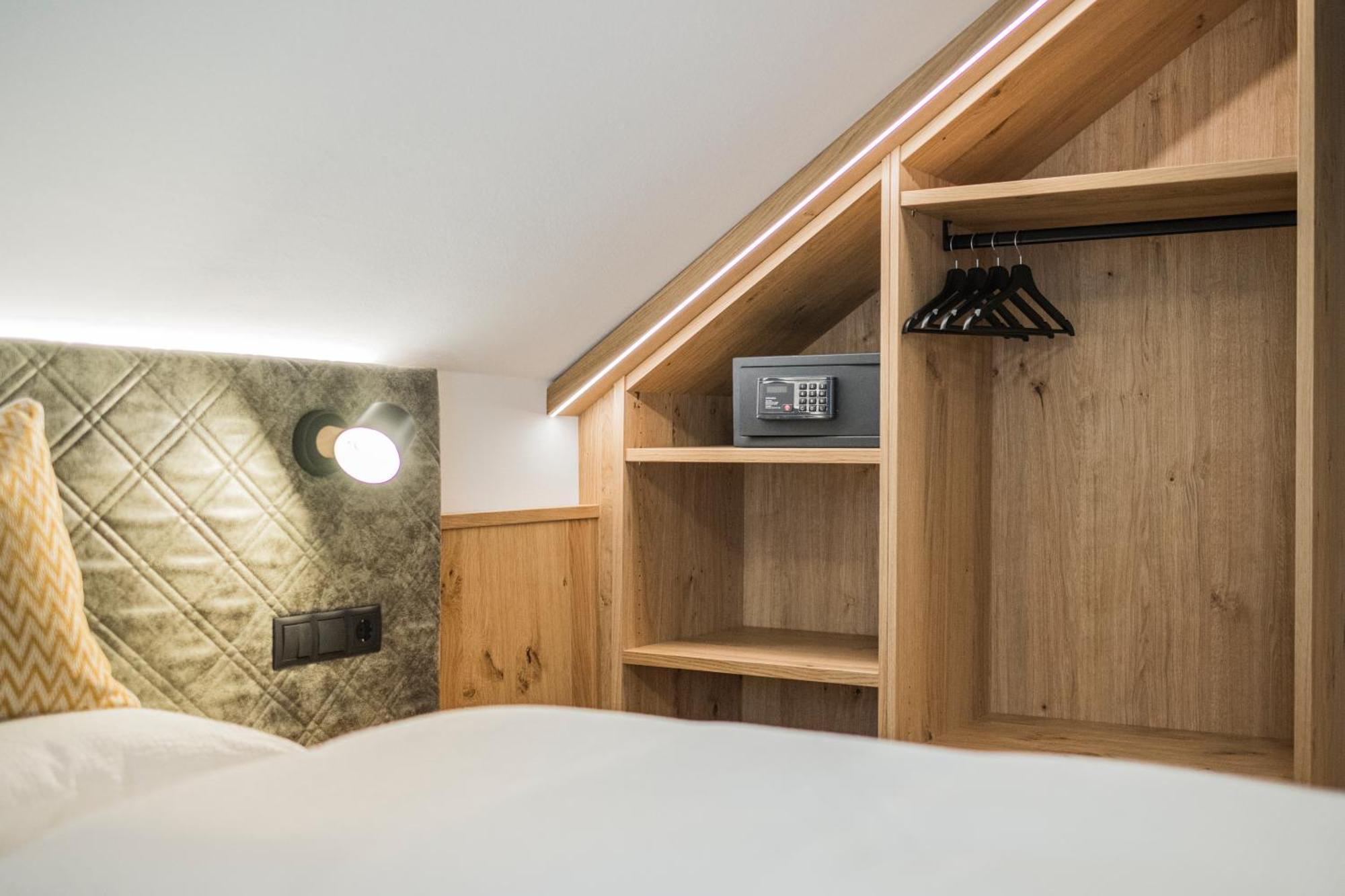 Gasthof Albergo Dolomiten 브라이에스 외부 사진