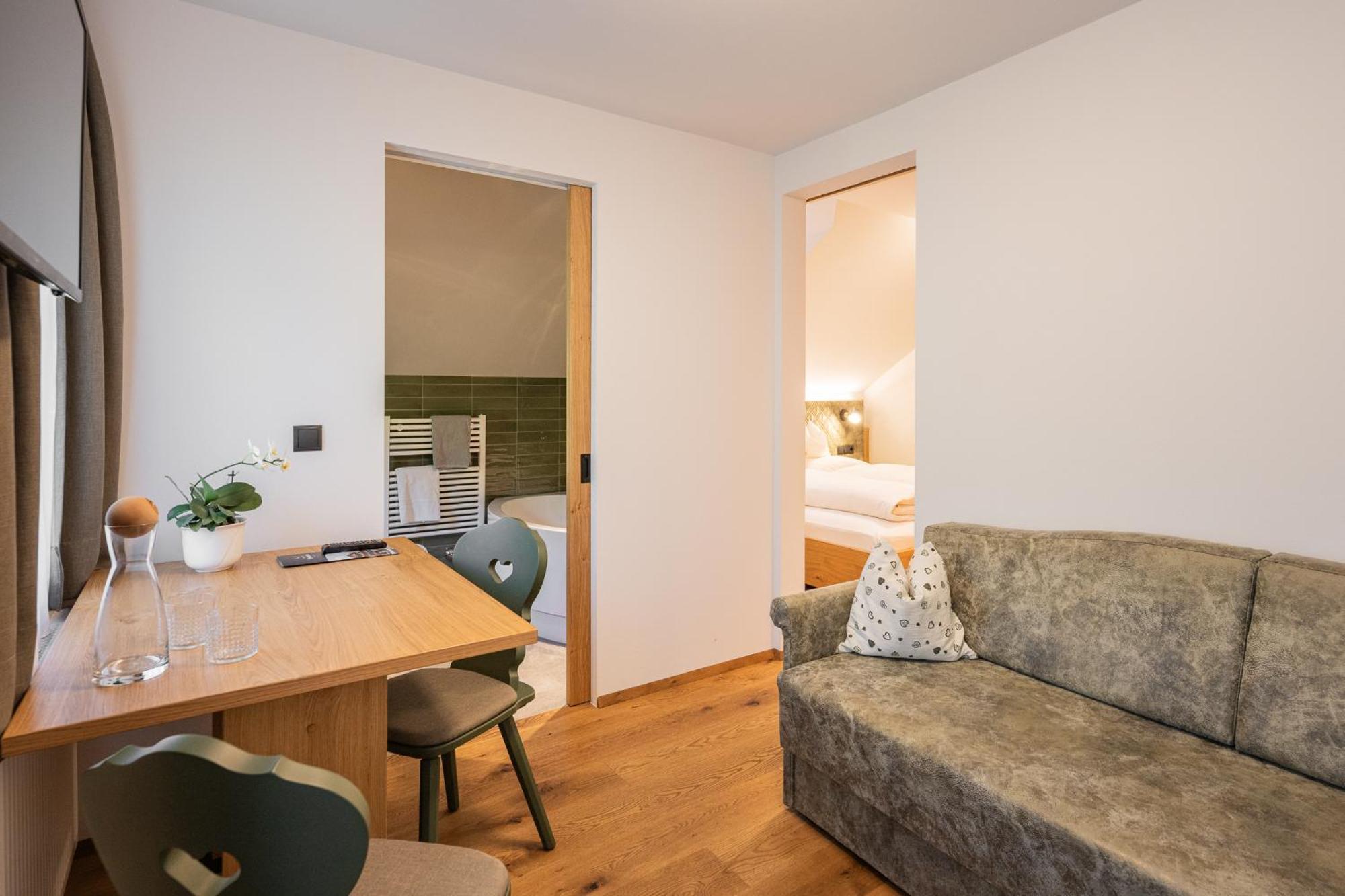 Gasthof Albergo Dolomiten 브라이에스 외부 사진