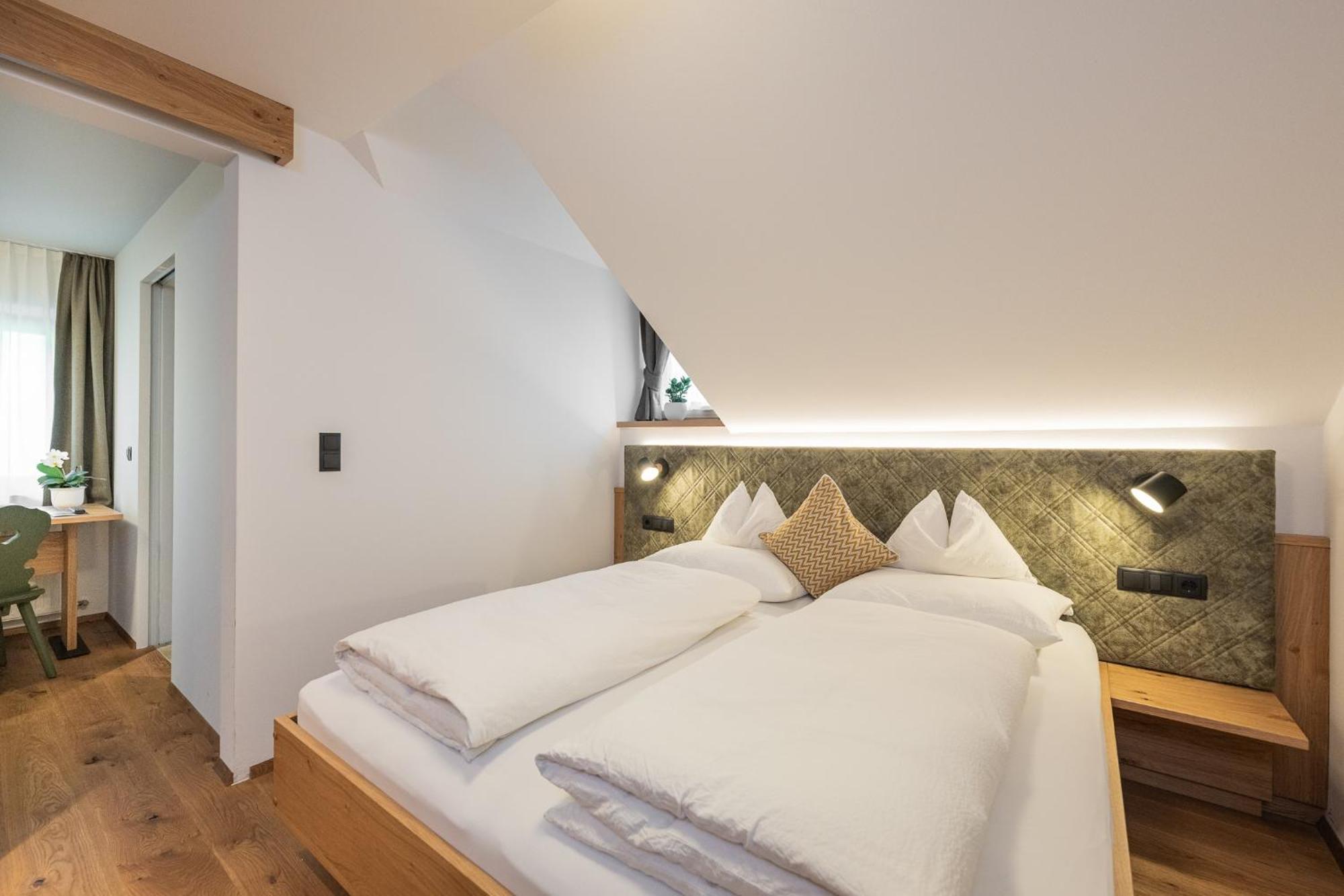 Gasthof Albergo Dolomiten 브라이에스 외부 사진
