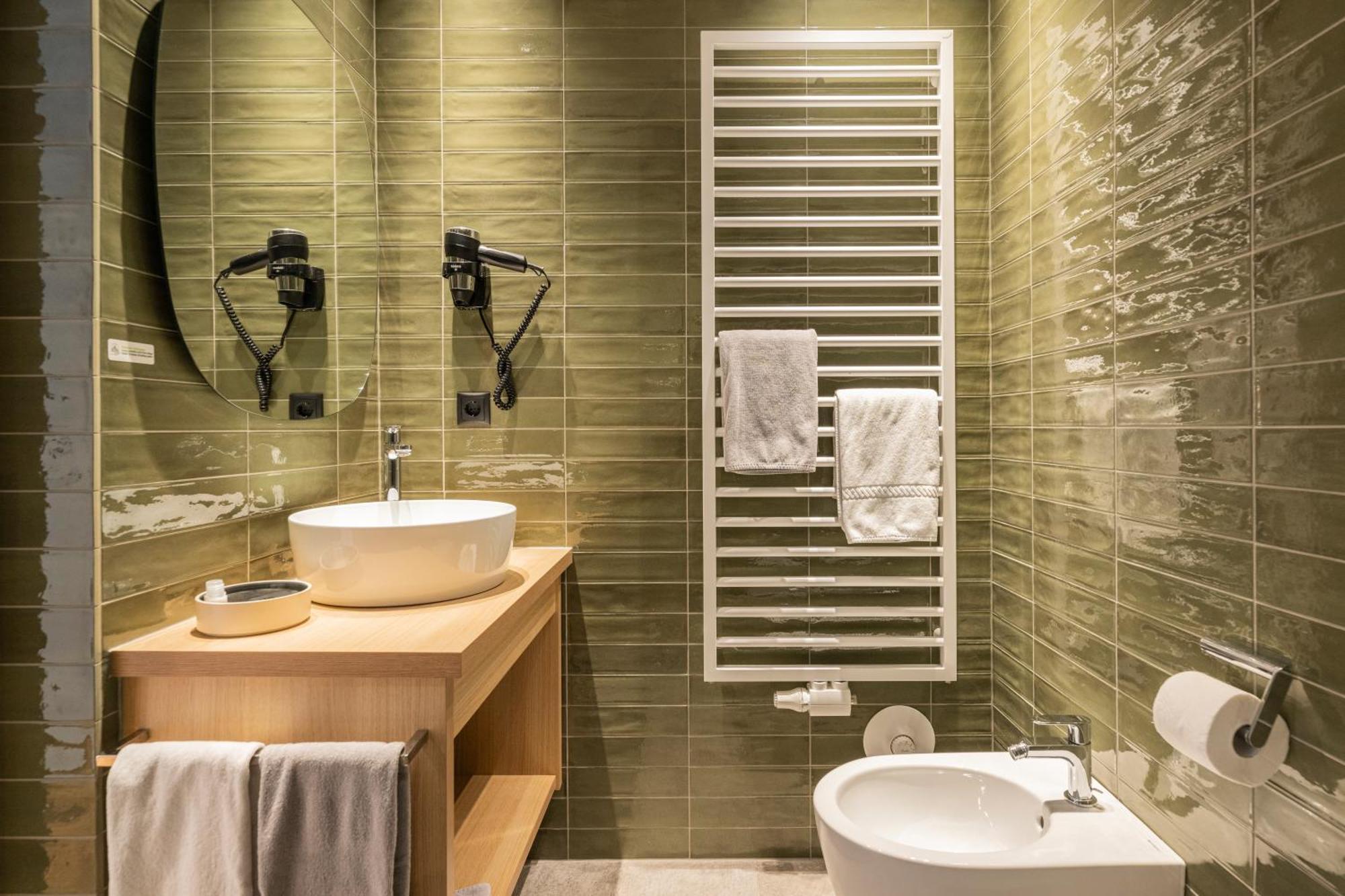 Gasthof Albergo Dolomiten 브라이에스 외부 사진